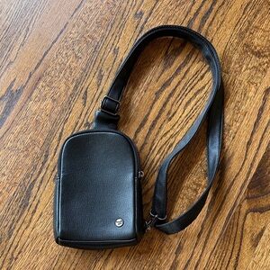 B15 Unisex Elegant Black Crossbody Bag